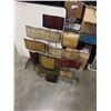 Image 2 : WALL MIRROR AND 4 PIECES METAL WALL ART