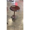 Image 2 : 2 PEDESTAL ENDTABLES