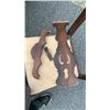 Image 8 : VINTAGE DINING TABLE W/ LEAF AND 6 CHAIRS