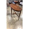 Image 2 : VINTAGE D TABLE