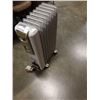 Image 2 : DELONGHI OIL HEATER