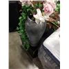 Image 2 : 2 CERAMIC VASES AND ARTIFICIAL FLOWERS