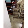 Image 2 : 2 COLLAPSABLE SHELVES