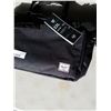 Image 2 : HERSCHEL 22L GIBSON LARGE MESSENGER BAG - RETAIL $89
