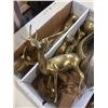 Image 2 : TRAY OF BRASS FIGURES