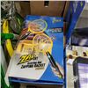 Image 2 : ELECTRIC BUG ZAPPING LANTERN, ZAPPING LAMP AND 2 RACKETS