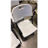 Image 2 : 4 FOLDING CHAIRS