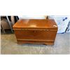 Image 1 : HONDERICH CEDAR LINED TRUNK WITH DRAWER AND KEY