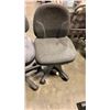Image 2 : 2 GREY SWIVEL OFFICE CHAIRS