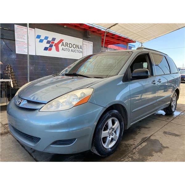 2008 TOYOTA SIENNA