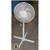 Image 1 : OCEAN BREEZE 17" DIAMETER STAND UP FAN
