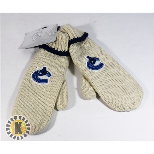 NEW WOMENS VANCOUVER CANUCKS MITTENS