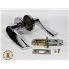 Image 1 : STEEL COLOUR PASSAGEWAY DOOR HANDLE SET