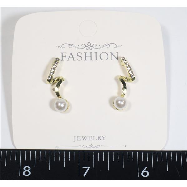 NEW RHINESTONE AND FAUX PEARL HANGING STUD EARRING