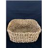 Image 2 : Vintage Wicker Basket w/ Lots of Sea Shells