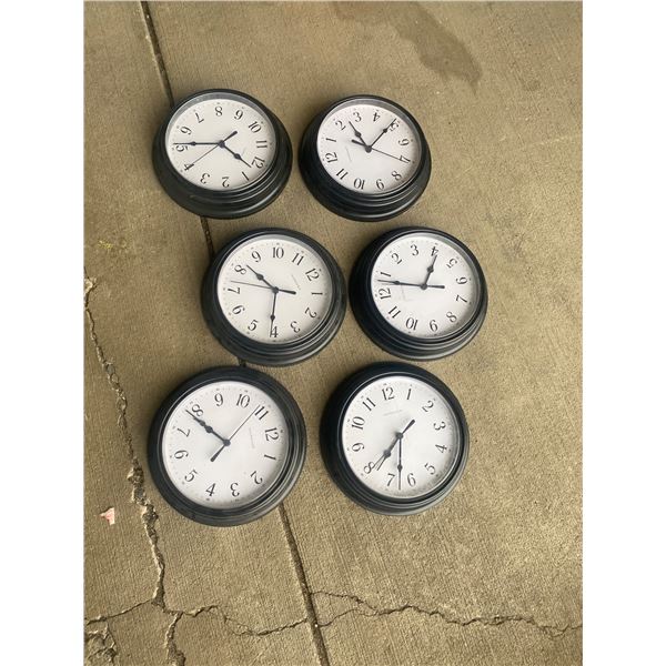 Lot of clocks