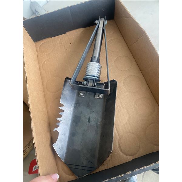 Trench shovel