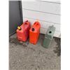 Image 1 : Gas cans