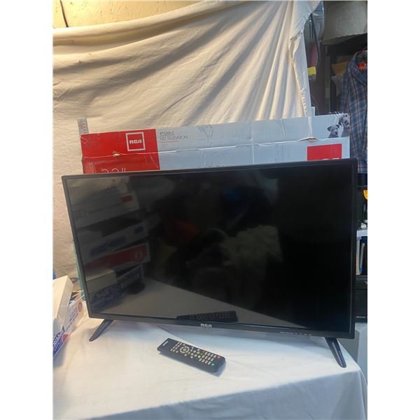 RCA 32" tv with remote
