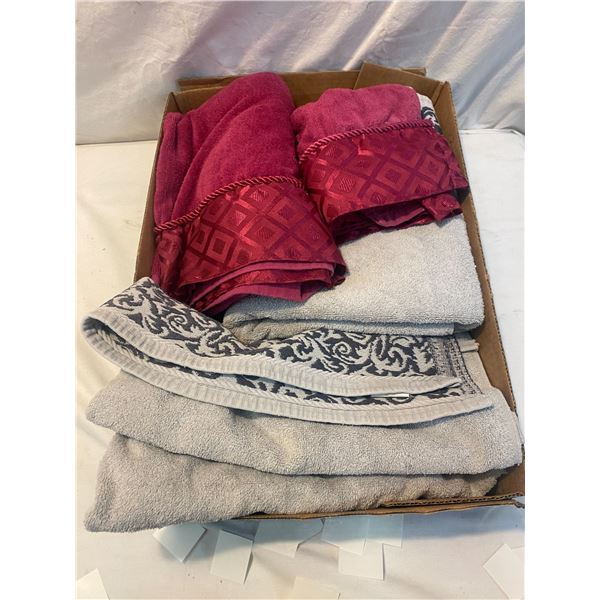 Assorted towels
