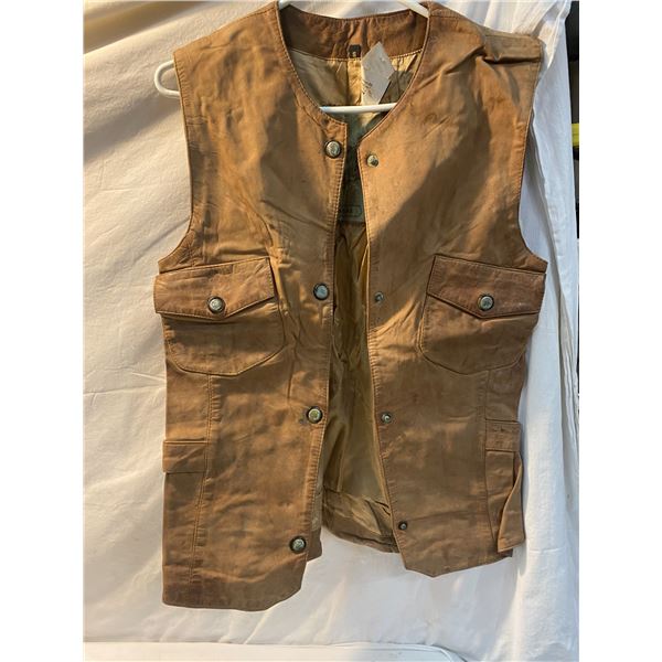 Leather vest small