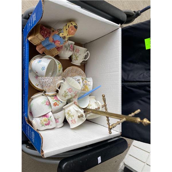 Tea cups and saucers and collectibles