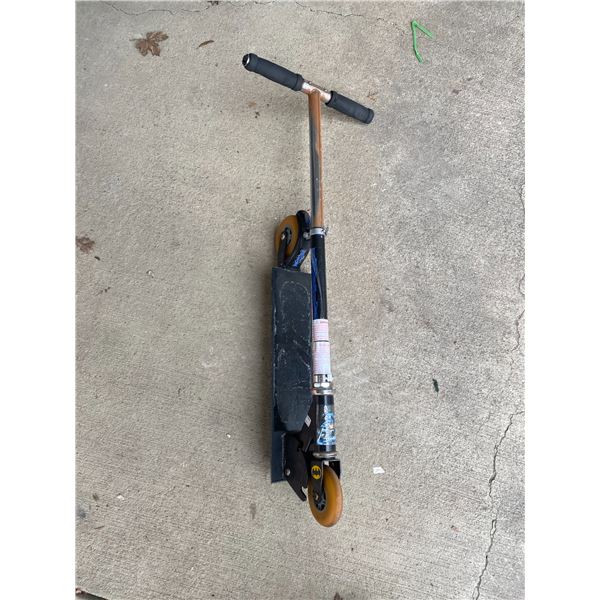 Folding scooter