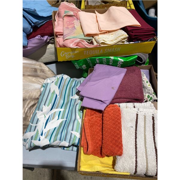 Assorted linnens , queen duvet cover and pillow shams, towels etc