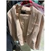 Image 3 : 6 size 16 pant and suit coats