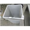 Image 2 : Grey Trash Cans (2)