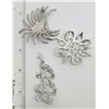 Image 2 : 3-VTG SILVER TONED BROOCHES