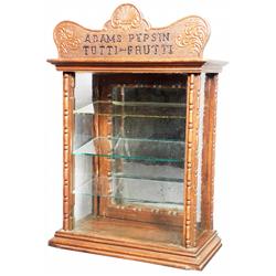 Adams Pepsin Tutti Frutti Oak and Glass Gum Case