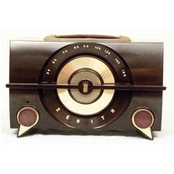 Early Zenith Plastic Radio Model