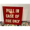 Image 1 : PULL IN CASE OF FIRE ONLY