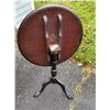 Image 3 : Country Tilt Top Candle Stand