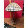 Image 1 : Arts and Crafts Leaded Glass Lamp