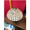 Image 2 : Arts and Crafts Leaded Glass Lamp