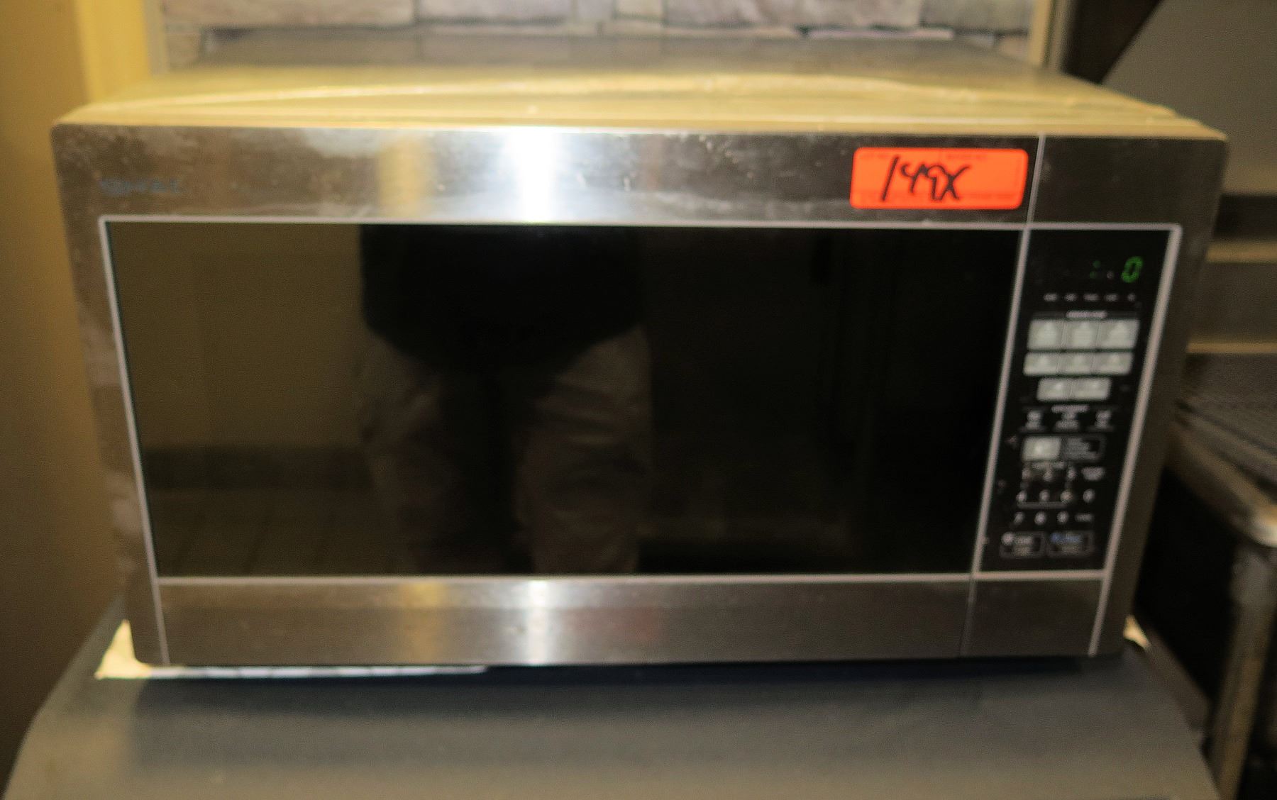 Sharp R-551ZM Carousel Microwave Oven