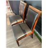 Image 2 : 2 x Leather-Style Wooden Banquet Chairs