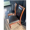 Image 3 : 2 x Leather-Style Wooden Banquet Chairs