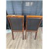 Image 4 : 2 x Leather-Style Wooden Banquet Chairs