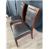 Image 3 : 2 x Leather-Style Wooden Banquet Chairs