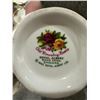 Image 2 : "Old Country Roses" Royal Albert China Set