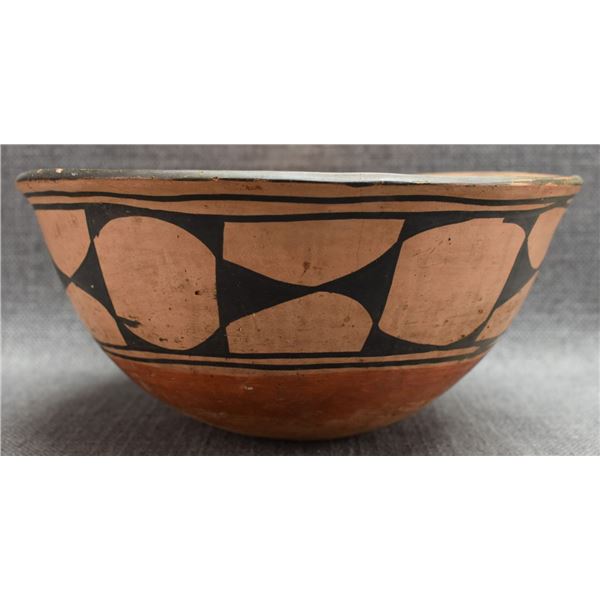 SANTO DOMINGO INDIAN POTTERY BOWL