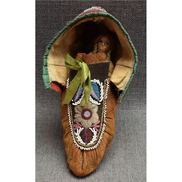IROQUOIS INDIAN MOCCASIN AND DOLL