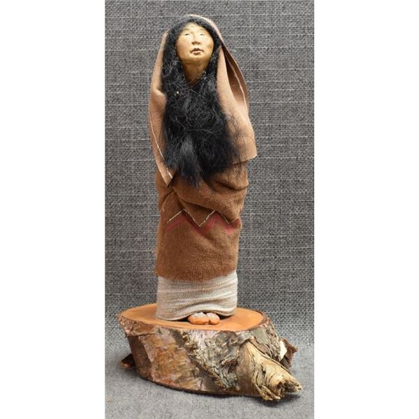 NAVAJO INDIAN DOLL