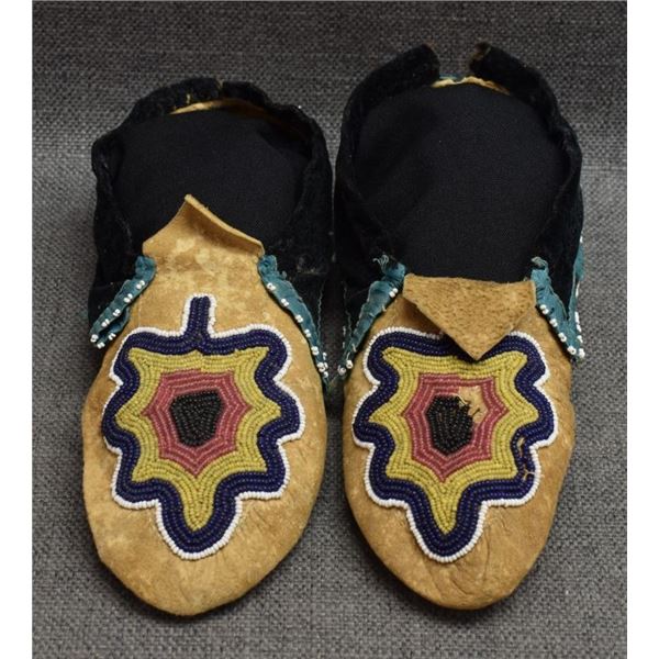 DELAWARE INDIAN MOCASSINS