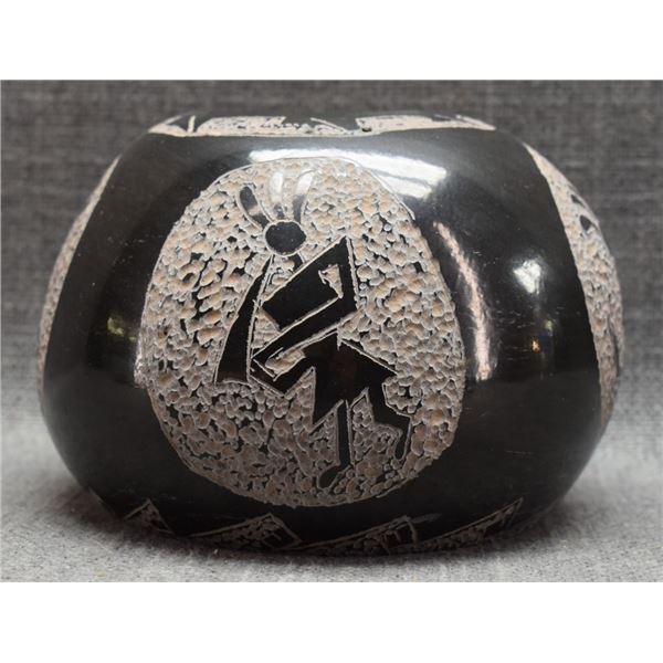 SANTA CLARA INDIAN POTTERY JAR