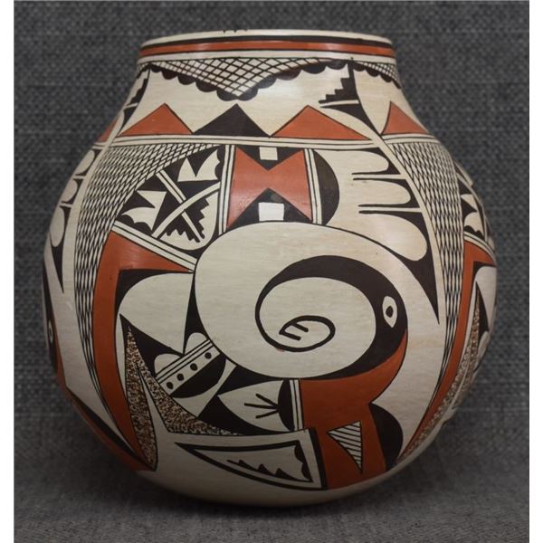 HOPI INDIAN POTTERY VASE (IRMA DAVID)