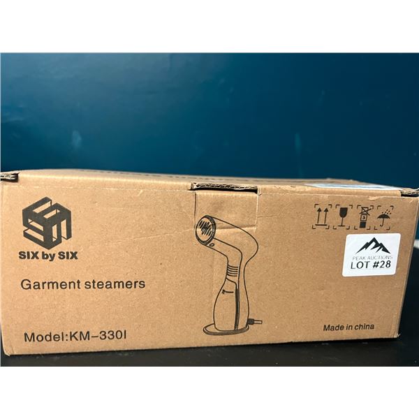 Lot of 1 Handheld Garment Steamer - Pink